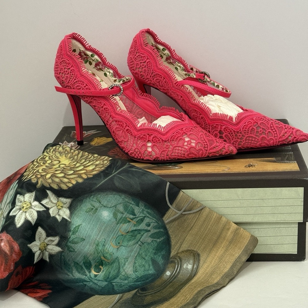 Gucci Virginia Pink Lace Pumps Pointed Toe Mary Jane Heels Sz 37 EU / 7‎ US